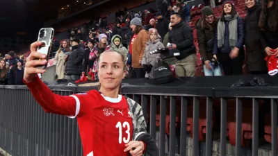 Lia Wälti: Schweizer Fussballikone